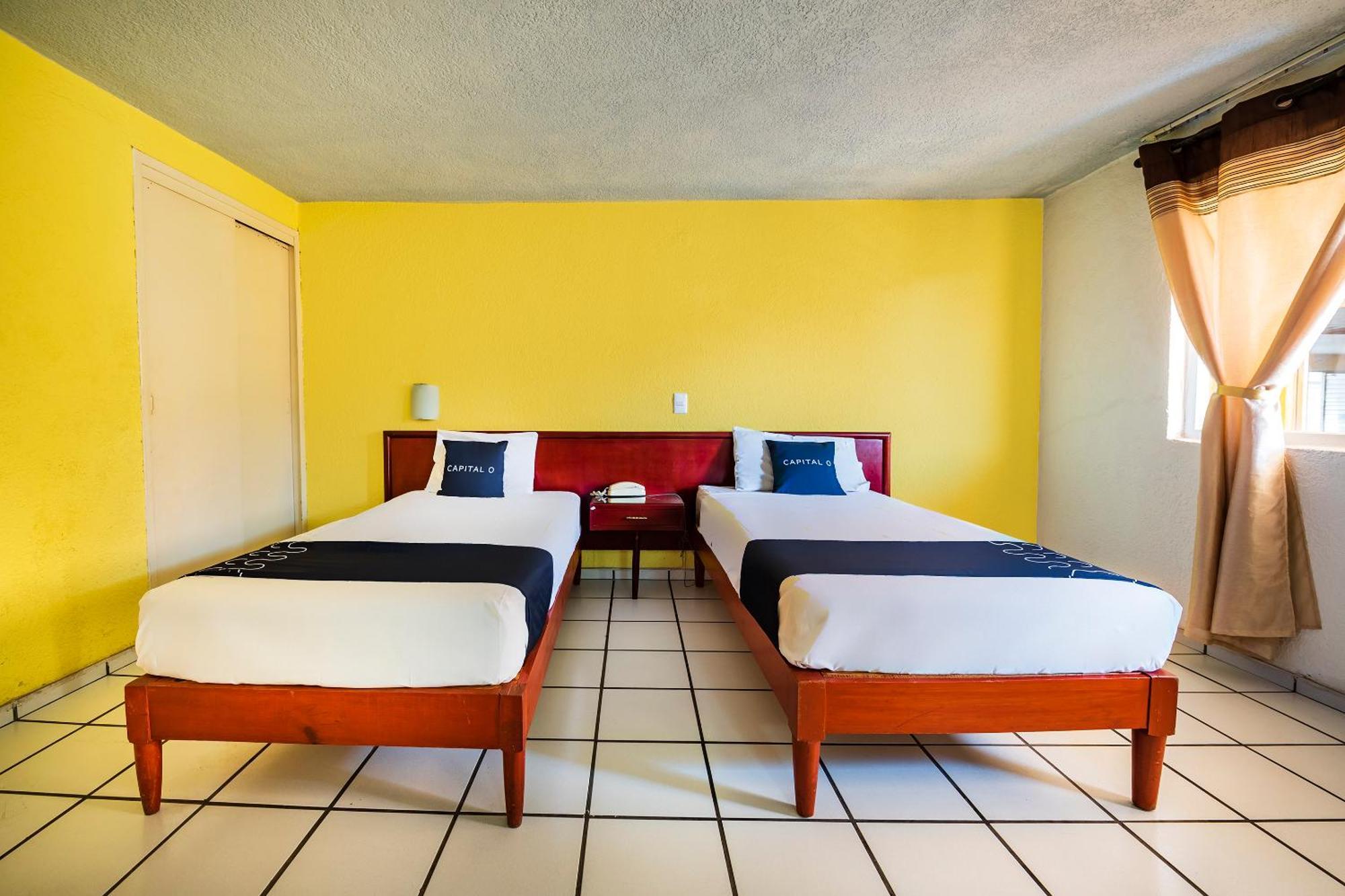 Hotel Capital O Colón, Ciudad Guzmán Jalisco 5*