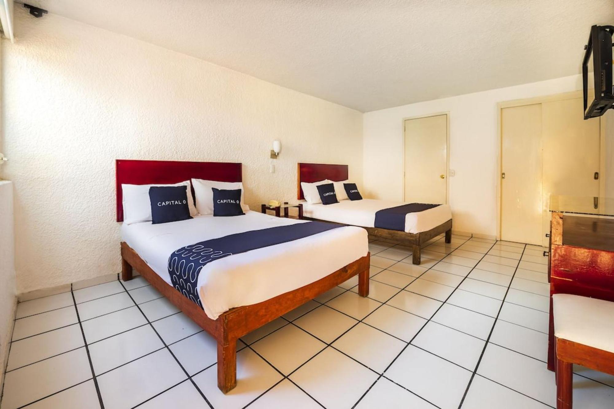 Capital O Colón, Ciudad Guzmán Jalisco 5*