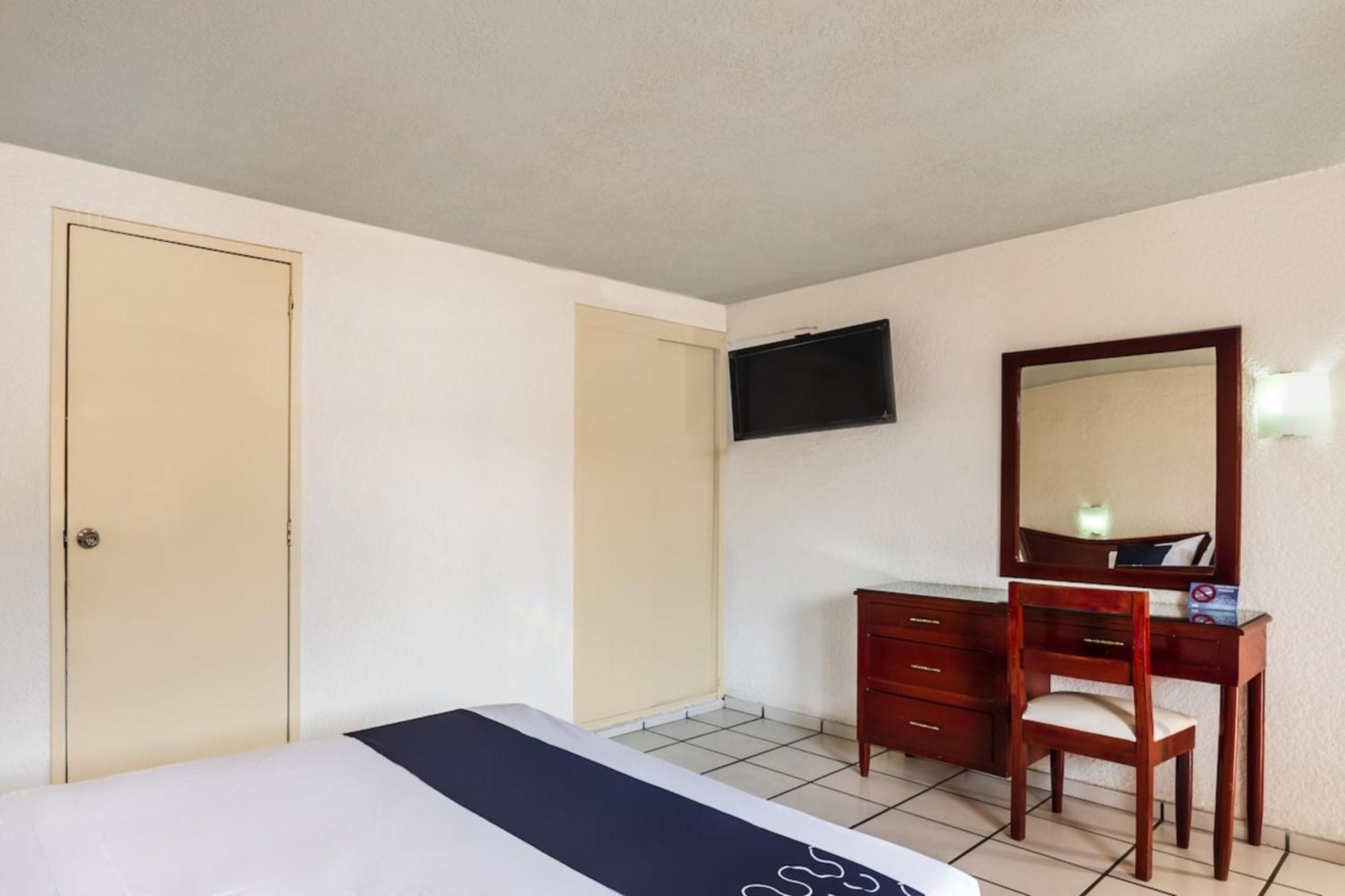 Hotel Capital O Colón, Ciudad Guzmán Jalisco 5*