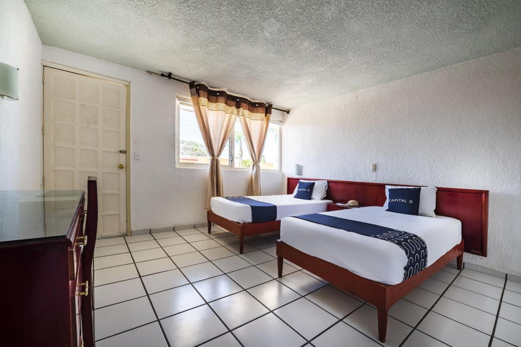 Hotel Capital O Colon, Jalisco 5*