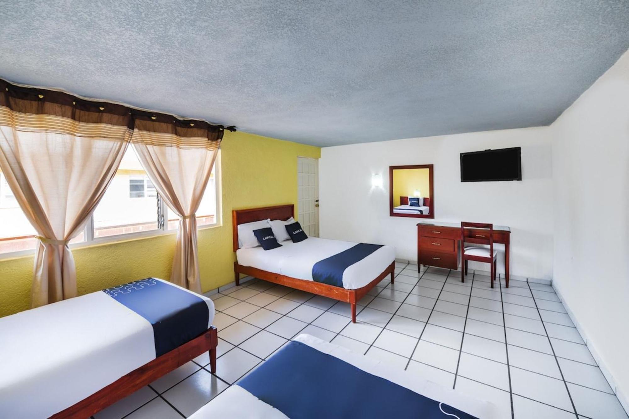 Hotel Capital O Colon, Jalisco 5*
