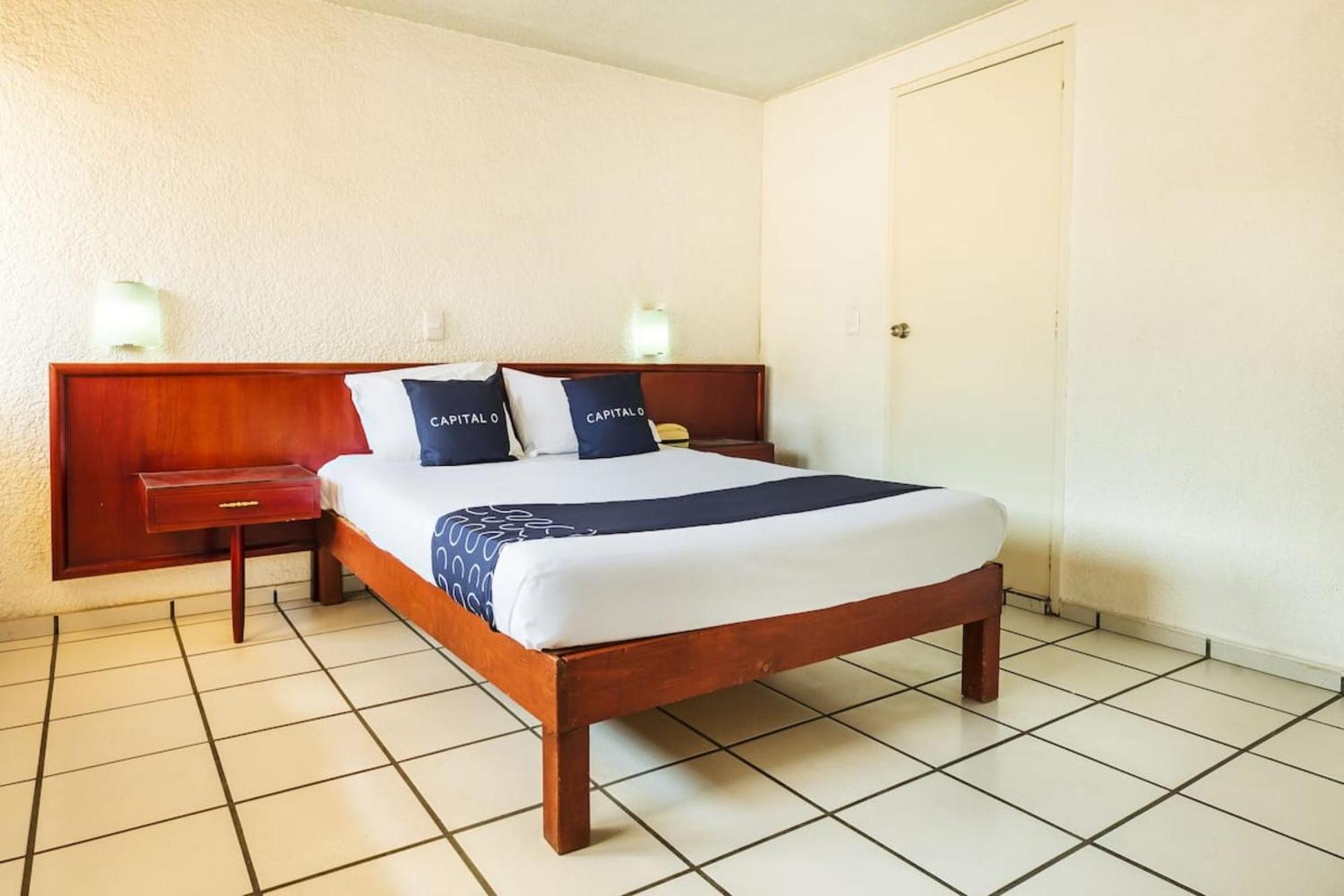 Hotel Capital O Colon, Jalisco