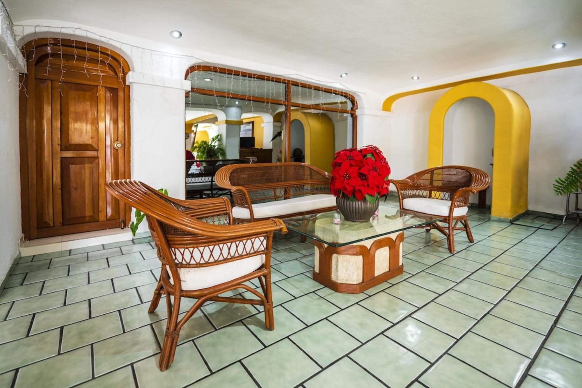 Hotel Capital O Colon, Jalisco